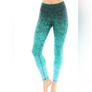 OKIINO Ombre Emerald Scales athletic Leggings womens Size 8